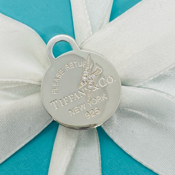 Return to Tiffany & Co. Diamond Lightning Bolt Charm - Picture 4 of 6